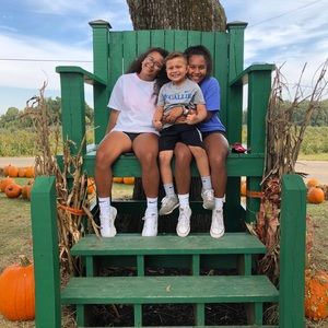 Meet your Posher, Brandy